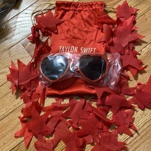 Taylor Swift red heart shaped glasses. Comes with Red Confetti. Free shipping!